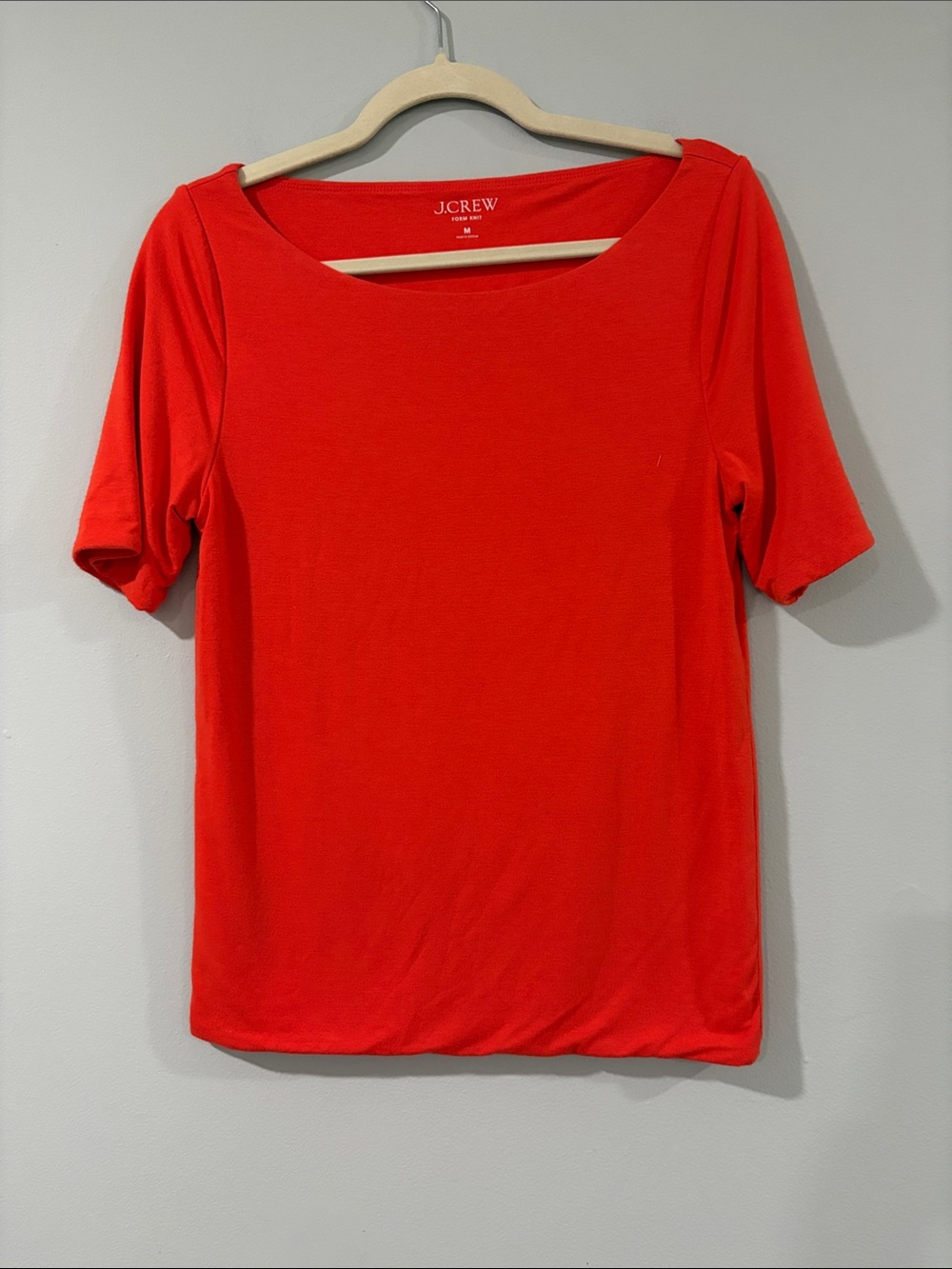 J - CREW ORANGE BOAT NECK FORM KNIT TOP SIZE : M